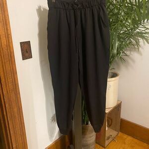 Lululemon leggings - incredible shape. Size 8
